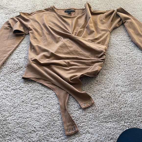 Banana republic bloc tan twist front body suit size XSasnew - Picture 4 of 5